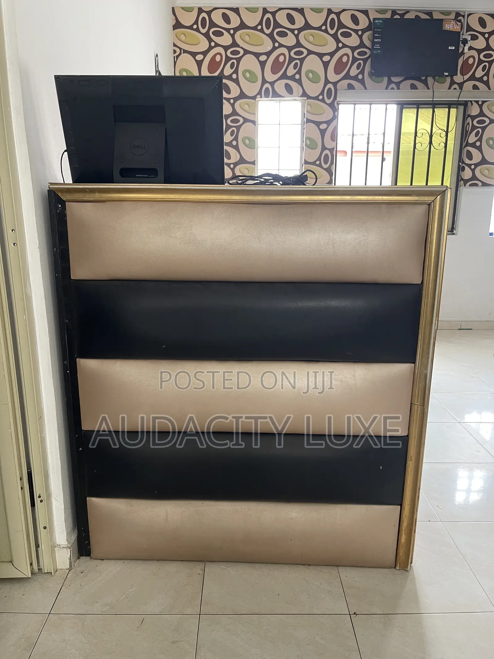 Receptionist Table