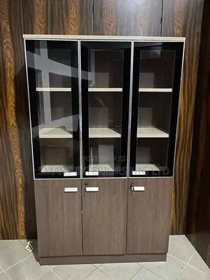 3 Doors Bookshelve