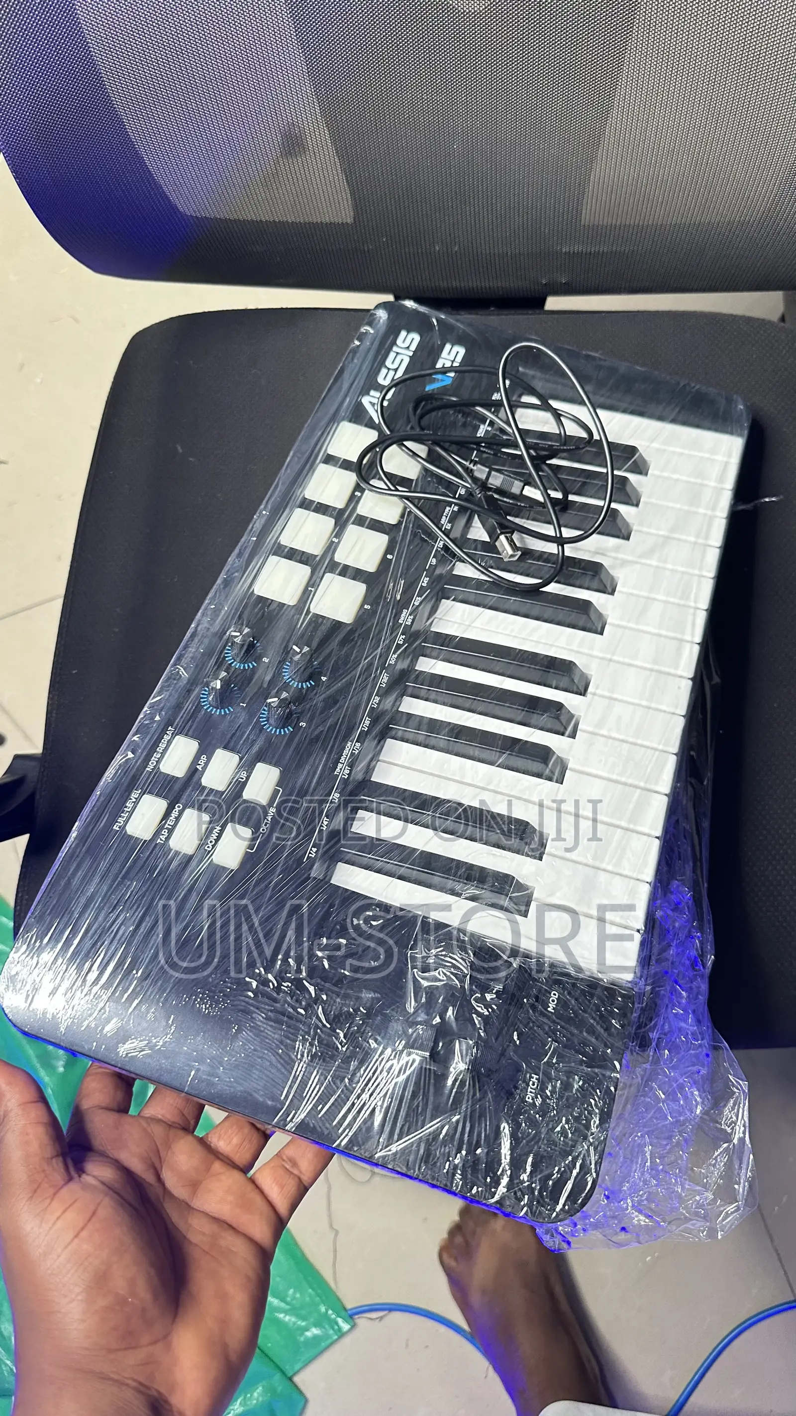 Open Box Alesis V25 Available for Sale