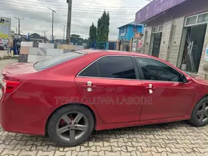 Toyota Camry SE 4dr Sedan (2.5L 4cyl 6A) 2012 Red