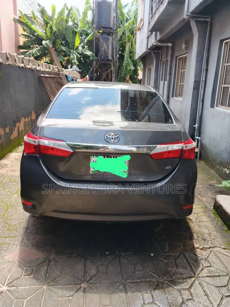 Toyota Corolla 2015 Gray