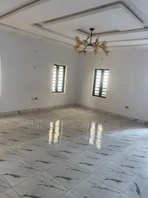 4bdrm Duplex in Oyelade Estate for sale