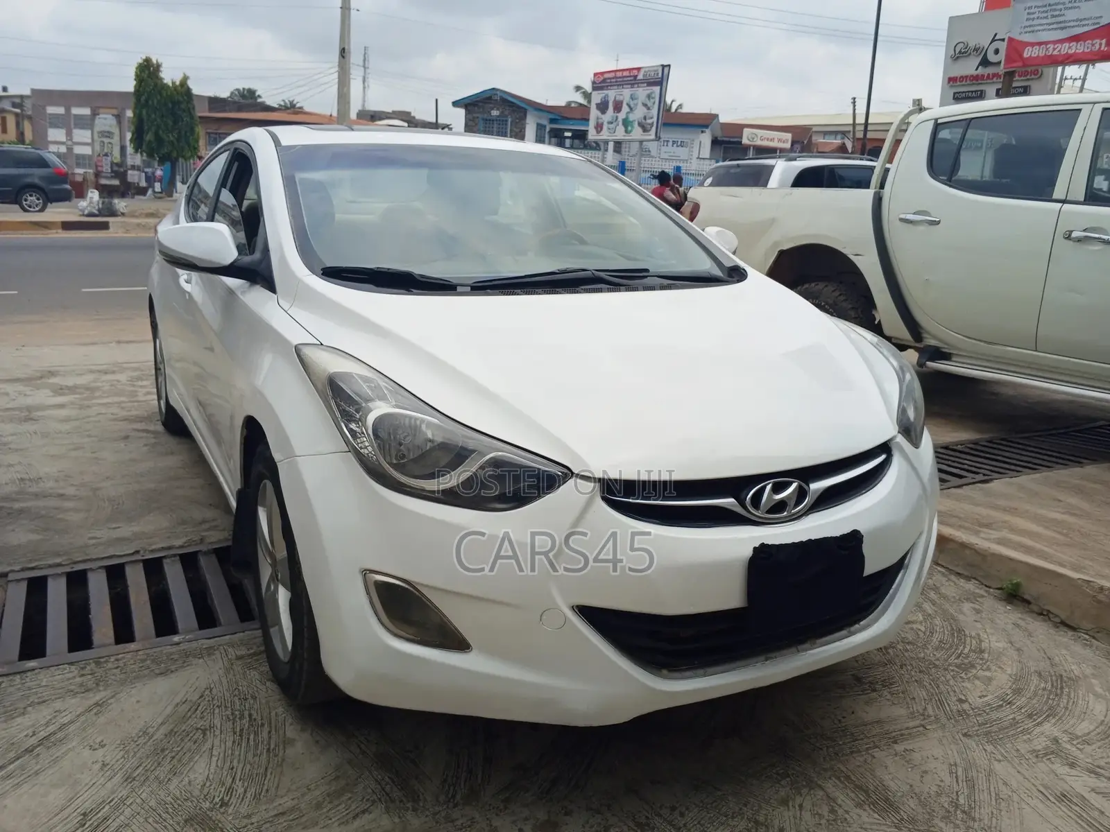 Hyundai Elantra 2013 White