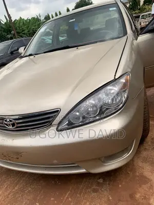 Toyota Camry 2005 Gold