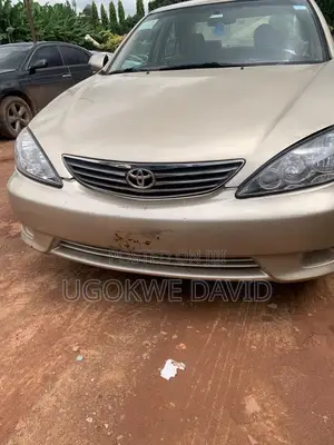 Toyota Camry 2005 Gold