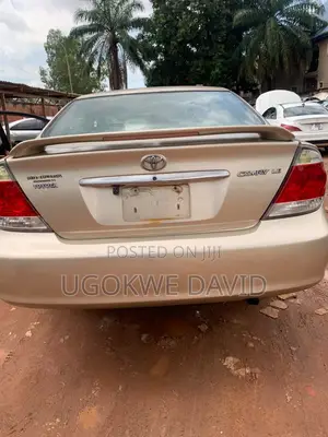 Toyota Camry 2005 Gold