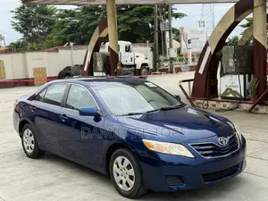 Toyota Camry LE 4dr Sedan (2.5L 4cyl 6AM) 2010 Blue