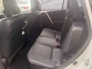 Toyota RAV4 Limited 4dr SUV AWD (2.5L 4cyl 6A) 2015 White