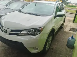 Toyota RAV4 Limited 4dr SUV AWD (2.5L 4cyl 6A) 2015 White