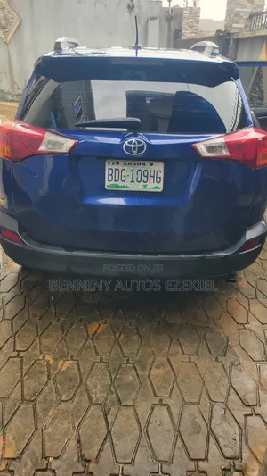 Toyota RAV4 2016 Blue