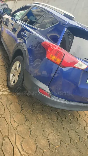 Toyota RAV4 2016 Blue