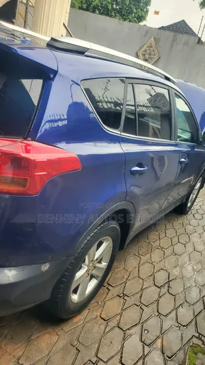 Toyota RAV4 2016 Blue