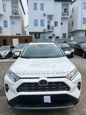 Toyota RAV4 Limited AWD 2019 White