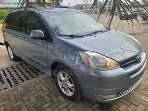 Toyota Sienna 2004 Blue