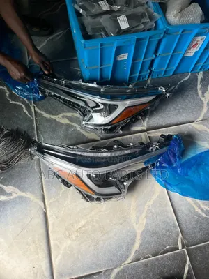 Headlight Toyota Corolla 2024