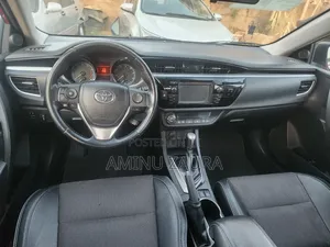 Toyota Corolla 2014 Maroon