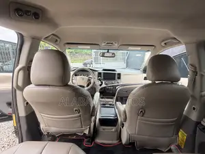 Toyota Sienna LE 7 Passenger 2011 Black