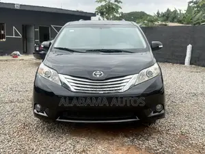 Toyota Sienna LE 7 Passenger 2011 Black