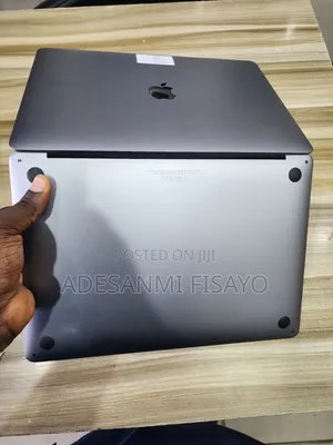 Laptop Apple MacBook Pro 2022 M2 8GB Apple M2 SSD 256GB