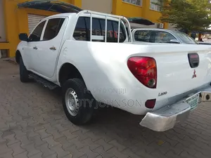 Mitsubishi L200 2003 White