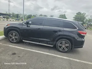 Toyota Highlander 2016 Black