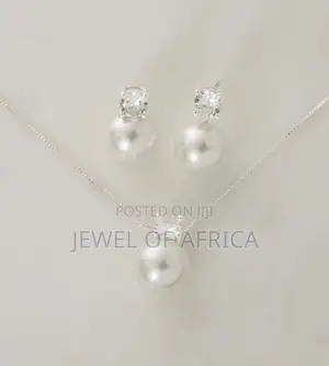 Pearl and Zirconia Jewellery Set