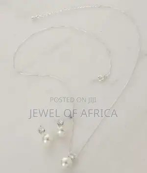 Pearl and Zirconia Jewellery Set