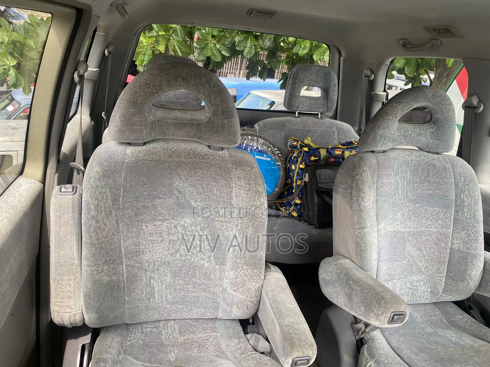 Mitsubishi L300 2000 Blue