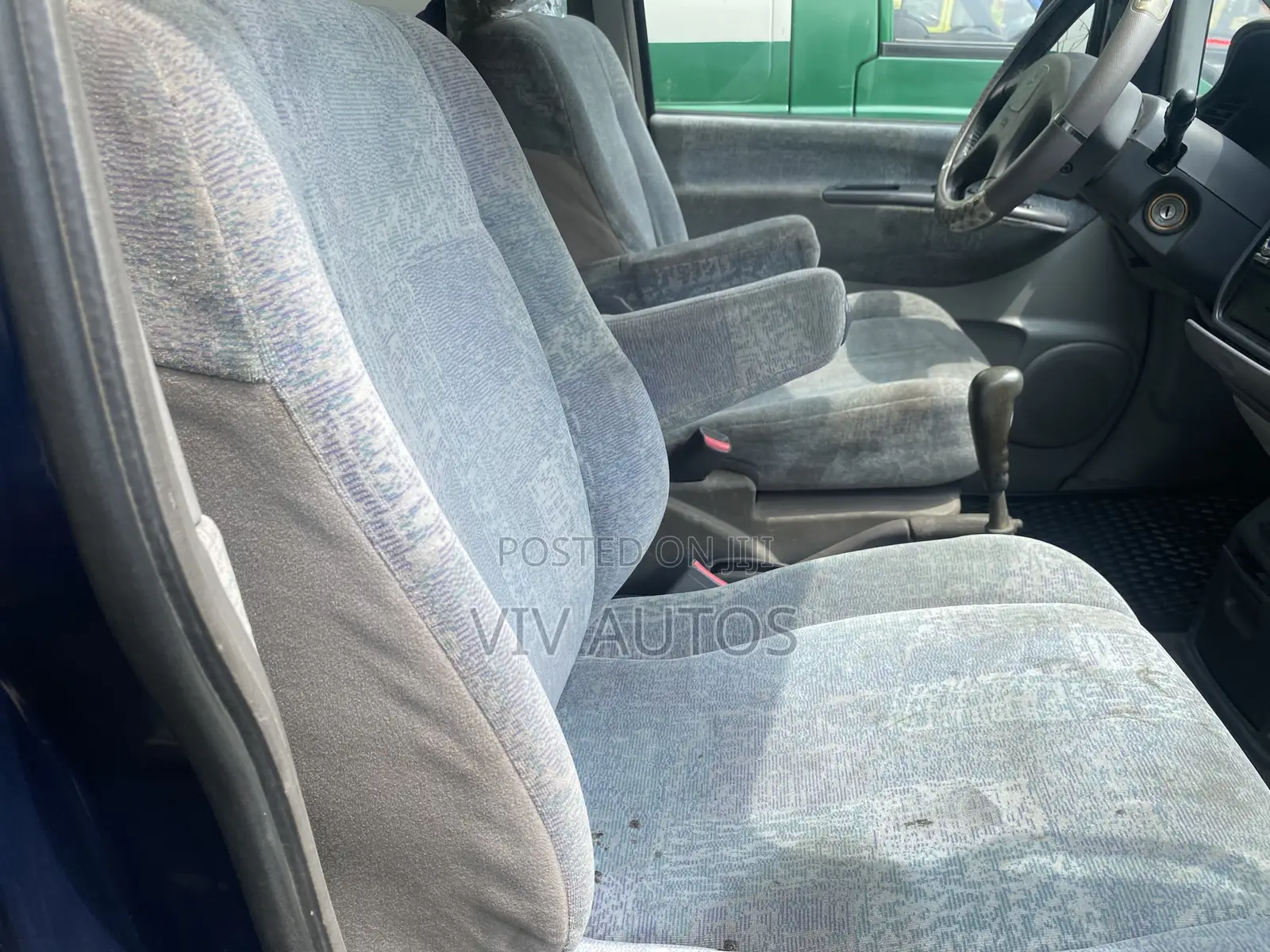 Mitsubishi L300 2000 Blue