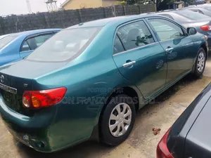 Toyota Corolla 2010 Green