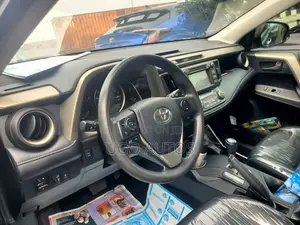 Toyota RAV4 XLE AWD (2.5L 4cyl 6A) 2013