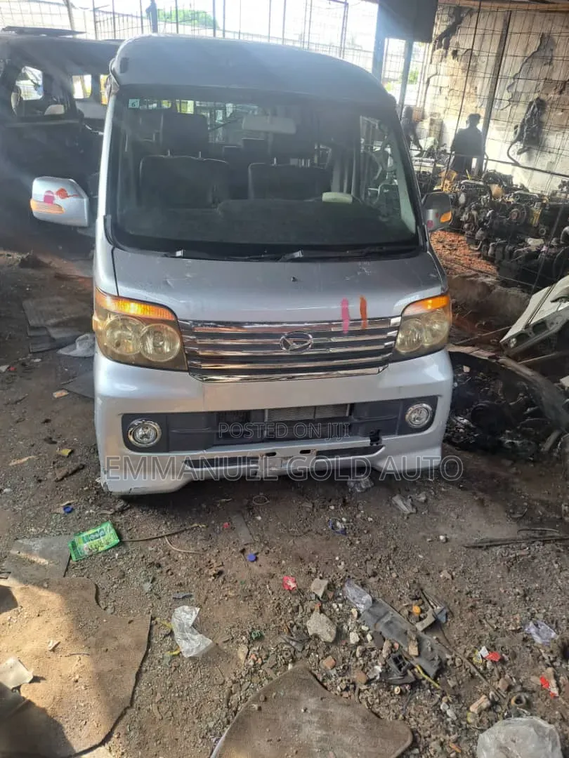 Daihatsu Hijet 2015 Silver