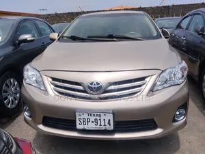 Toyota Corolla 2009 Gold