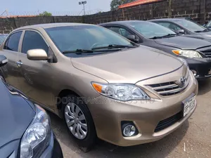 Toyota Corolla 2009 Gold