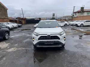 Toyota RAV4 2022 White