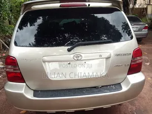 Toyota Highlander 2004 Gold