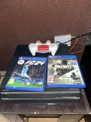 PS4 Pro Console + FC24 and CoD Infinite Warfare