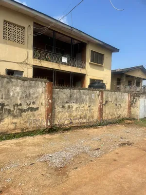 6bdrm House in Lead City, Felele, CHallenge / Ibadan for sale