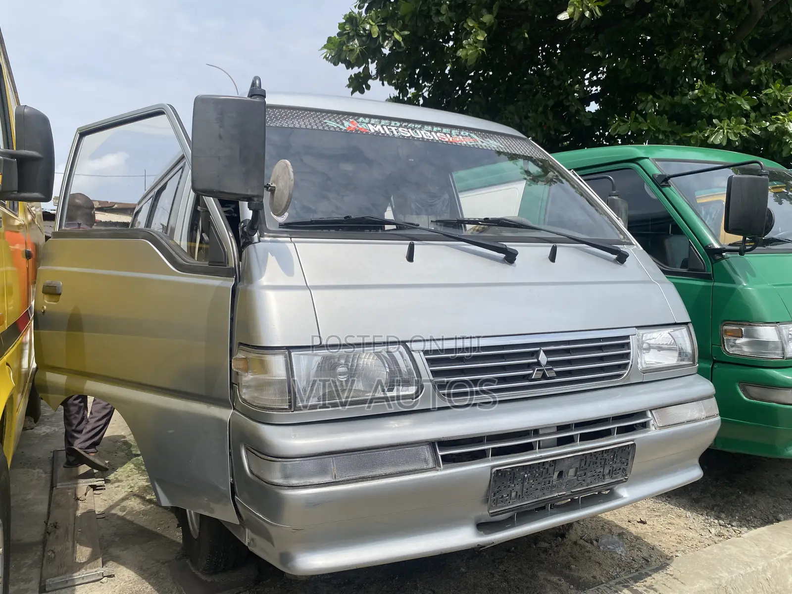 Mitsubishi L300 2010 Silver