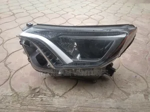 Toyota Rav4 2016 - 2018 Headlight. Tokunbo, Ddriver Side