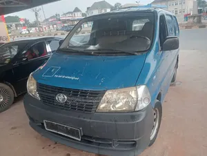Toyota Grand HiAce 2002 Blue
