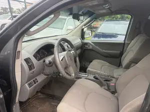 Nissan Frontier 2009 Gray