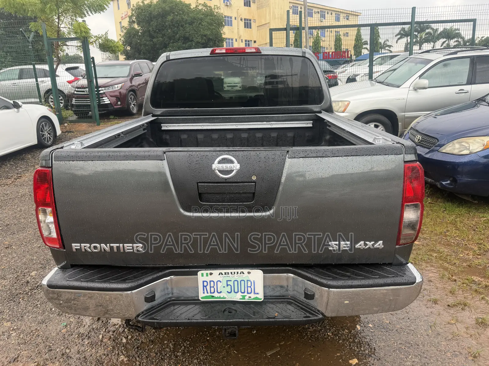 Nissan Frontier 2009 Gray