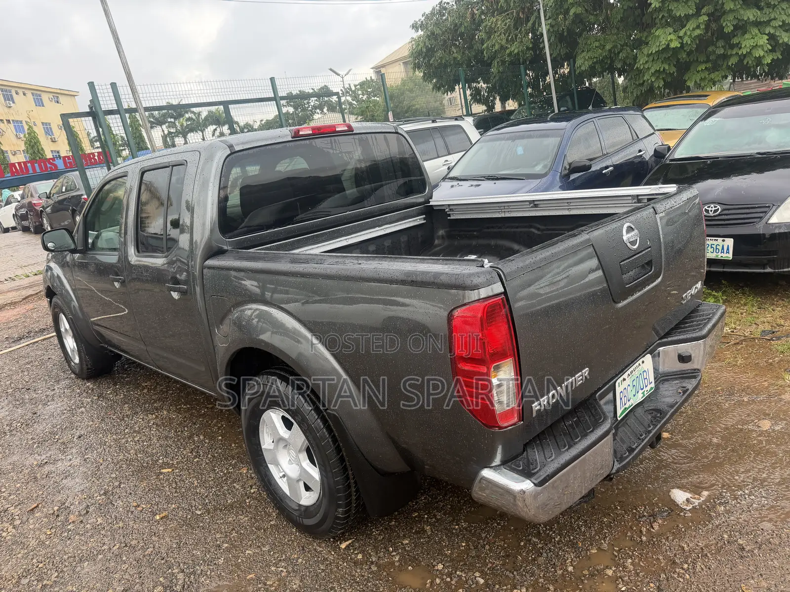 Nissan Frontier 2009 Gray