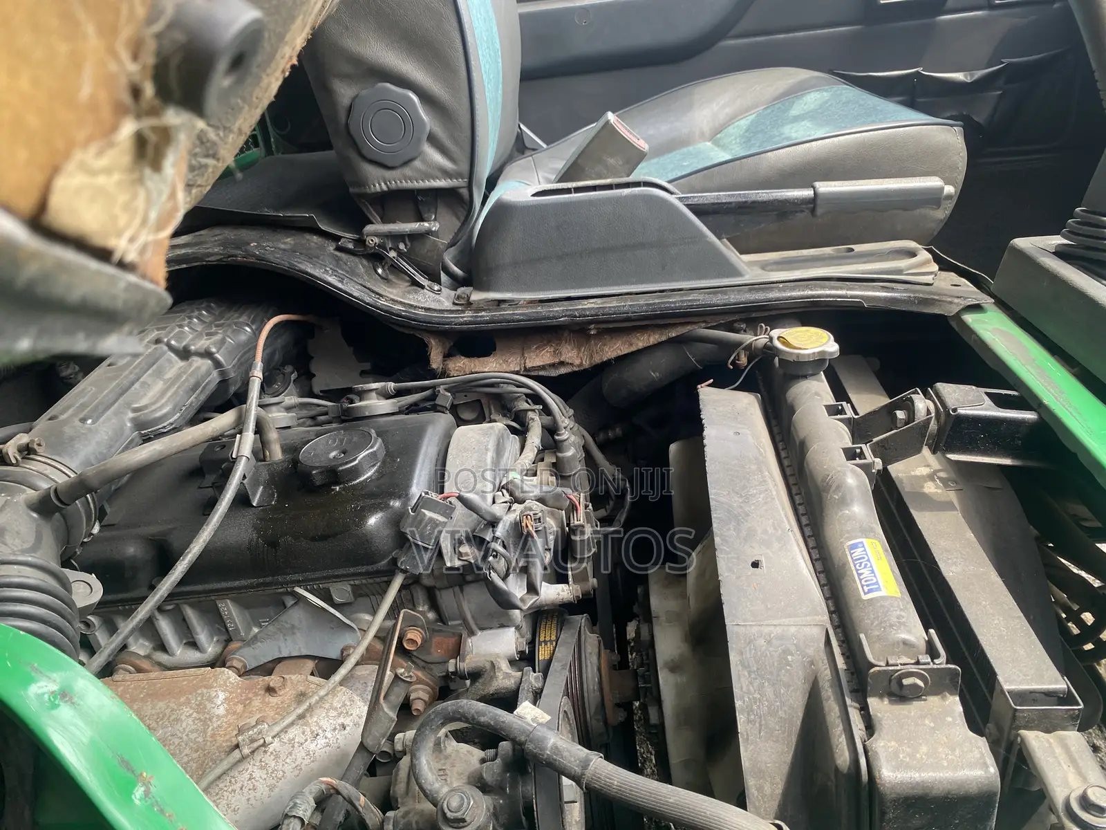 Mitsubishi L300 2000 Green