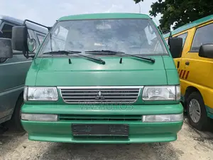 Mitsubishi L300 2000 Green