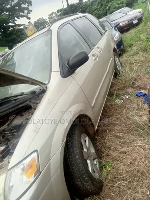 Mazda MPV 2004 Brown