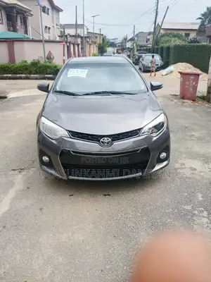 Toyota Corolla 2015 Gray