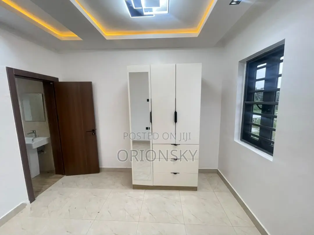4bdrm Duplex in Bode Thomas for sale