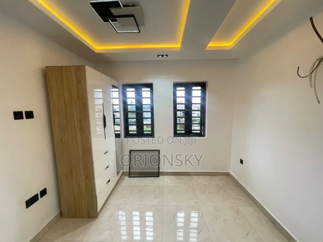 4bdrm Duplex in Bode Thomas for sale